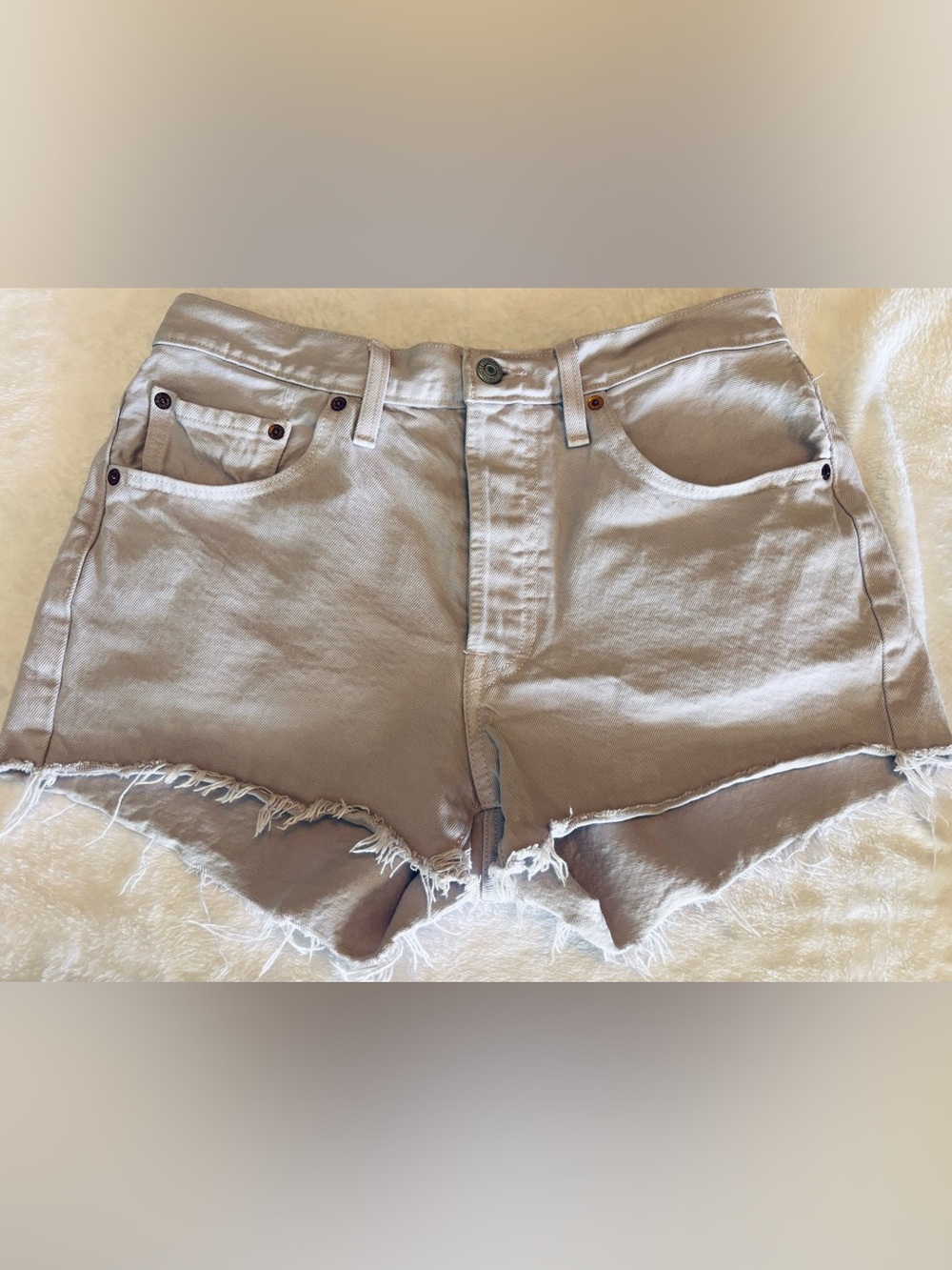 Levi’s 501 Original High Rise Lilac Lavender Cutoff Shorts Women’s W30 Raw Hem